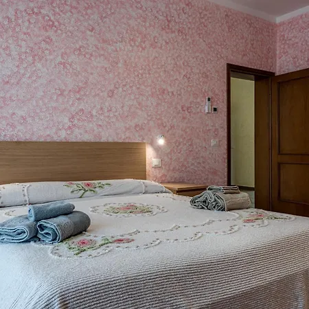 Fantaccini Con Piscina Holiday home Pelago